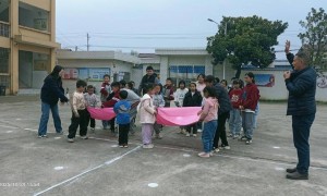 趣味运动促成长，乡村校园焕活力——倒座中心小学开展趣味日活动