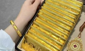 宁波包包回收成色如何判断？无损检测支持上门服务