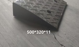停车场轮廓标选购技巧：反光道钉/轮廓标价格对比，哈尔滨荣信交通消防劳保