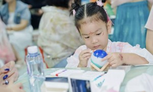重庆大学城西城湖景幼儿园中秋游园会，财商实践游戏+运动体能双培养