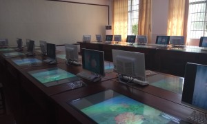 书法教学用智能临摹台选购指南：从分辨率到压感级别避坑要点