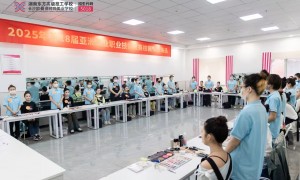 岳阳学化妆选哪家学校靠谱 长沙化妆培训学校小班授课全解析