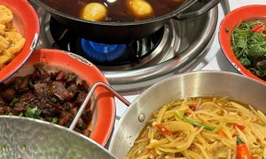 重庆李子坝梁山鸡门店实力与用户口碑，地道美食请客优选