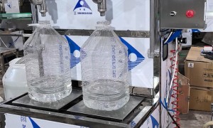 青州市九巧灌装机械厂 半自动双头灌装机 脚踏式操作 性价比高走量款