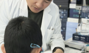 潘家园配渐进多焦点眼镜门店推荐：资质齐全、口碑好的怎么选？