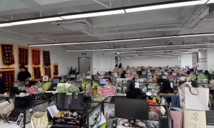 上海中老年相亲门店怎么选？二次缘直营线下门店资质齐全