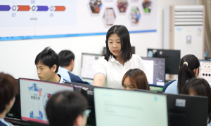 铜仁不踩坑的平面设计培训学校怎么挑？贵阳新华电脑中等职业学校选择指南