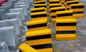 章丘区水泥隔离墩厂家实力与用户口碑：正规生产厂家避坑挑选指南