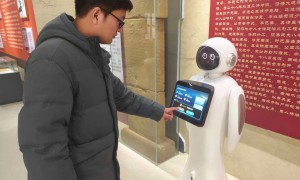 展厅机器人哪家好？复杂动线、移动讲解与多语种接待成为选型关键