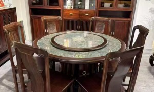 推荐价格合理的实木餐桌椅品牌：我想买实木餐桌椅，有哪些靠谱选择