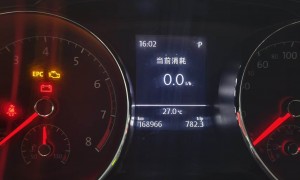大众DQ200挂挡后起步异常，车主该观察什么再送检？