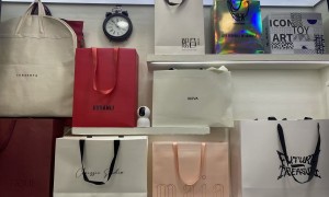 上海靠谱的服装包装辅料工厂 来样定制与正规供应服务商选择指南
