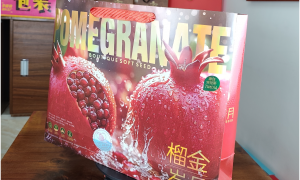 郑州能专车配送白卡手提袋的厂家推荐，河南哪里找白卡手提袋源头工厂