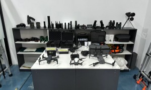 快速找狗团队 上海灵珑宠物服务 寻宠设备含GPS定位项圈及无人机搜索 擅长应对高架桥下等复杂地形