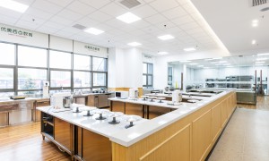黄冈初中毕业学什么比较有前景好就业？优美西点机构能力调研报告