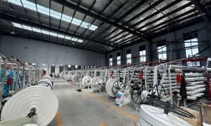 安阳市雨露节水灌溉科技：2.5寸加厚农用涂塑水带，耐磨损抗老化，适用于果园喷灌场景