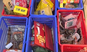 重庆渝中老巷子副食店，手工底料香肠腊肉，门店服务商口碑好