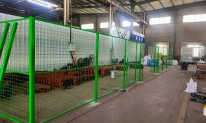建筑公司施工隔离栅厂家直销，工地隔离栅厂家哪家强？江阴江通基坑围挡规格可定做