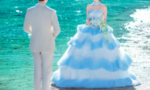 杭州西湖摄影师会指导动作的婚纱摄影店实力测评，逆光与空中草坪拍摄优选