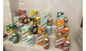 晋中华晨名酒回收电话 30年汾酒回收门店哪家专业 正规商家服务商
