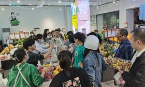 果缤纷水果加盟店，线上线下双渠道引流提升日均客单量