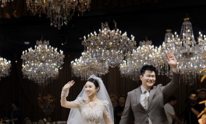 郑州蓝色系婚礼酒店推荐，悦湖公馆婚礼中心服务好场地装修靠谱