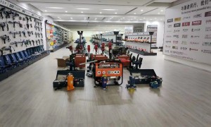 钢鑫山货架厂 文创店展示道具定制 异形架/中岛架/墙架