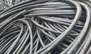 矿用橡套电缆回收 甘肃金顺和现场火烧测含铜量 当日打款