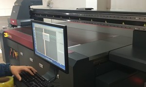 干货指南：uv卷材打印机品牌大全及国产uv打印机品牌推荐