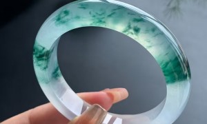 2026年焕新的天然翡翠手镯定制门店推荐，靠谱商家怎么选