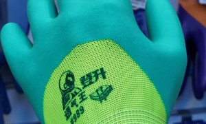 2026年10月冬季户外洗车防冻加绒长款防水手套批发供应商综合实力推荐，阶梯批量优惠力度大