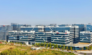 万洋建设集团承接高层住宅小区施工总承包，珠三角区域铝模爬架工艺，建筑总承包单位直签