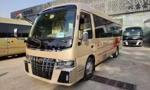 首驰畅行：埃尔法租车一天价格合理吗？真实报价参考