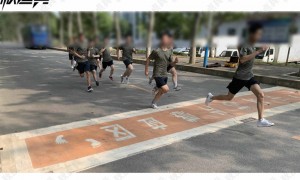 爱康普科技体能测试仪三公里跑步测试仪屈臂悬垂测试仪供应商行业现状与选择指南