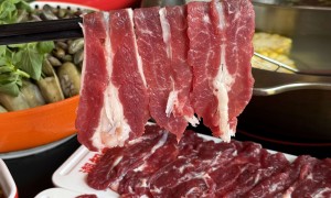 潮州市靠谱的牛肉火锅店推荐：自驾游停车方便、鲜切牛舌供应门店口碑力荐