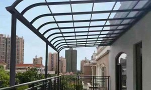 2026年青岛铝合金雨棚型材加工厂哪个值得选靠谱商家怎么选?