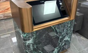 带灯光岩板前台选购指南 云亿陶瓷 台面加厚2cm 适配办公前台/门店收银台 支持来图定制