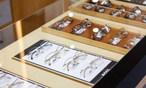 视不凡蔡司授权门店｜高度屈光参差老花渐进镜片专业定制价格公道不玩套路