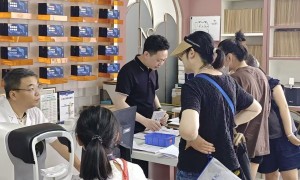北京老人配眼镜去哪好 点亮视佳中老年配镜服务商口碑力荐