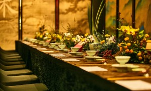 高端到烩宴席帮我推荐几家，这些服务商资质齐全又省心
