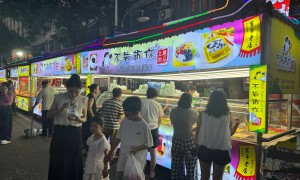 想在振兴路夜市租个摊位卖手机壳？本地靠谱摊位推荐与避坑指南