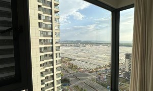 系统门窗厂家怎么选？聚焦别墅门定制的用料与密封工艺