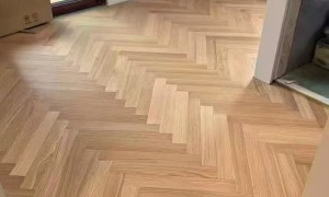 橡木实木地板厂家实力排行 价格透明零套路，备货不交智商税