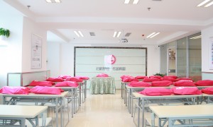 无锡爱月宝月嫂服务公司地址在哪，到店咨询方便吗
