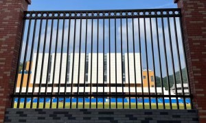 绿化护栏制造厂合作案例多的：常用高度1.2米、间距14cm参数解析