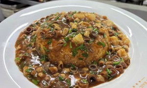 大连海肠捞饭餐厅哪家口碑好？付家庄小渔村广受好评