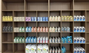 葛店经开区修车行推荐：龙哥修车四轮定位，适配德系、日系豪华车型悬挂参数
