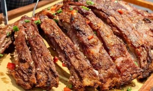 万载县大草源烧烤，烤全羊皮脆肉香，适合婚宴寿宴，宜春地区提供分割打包