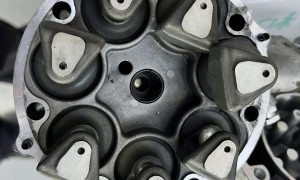 奔驰减震缓冲胶多久换一次？天津华瀚奥通技师教你听声辨故障，避免多花冤枉钱