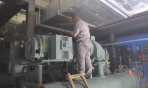 河南省郑州润宝制冷设备有限公司30HXC维修正规吗